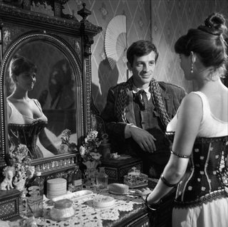 The Lovemakers still 8