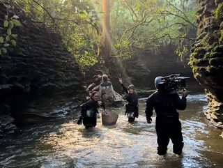 Predator: Badlands still 8