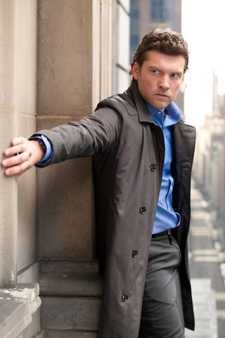 Man on a Ledge still 6