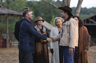 Dolly Parton's Christmas of Many Colors: Circle of Love still 5
